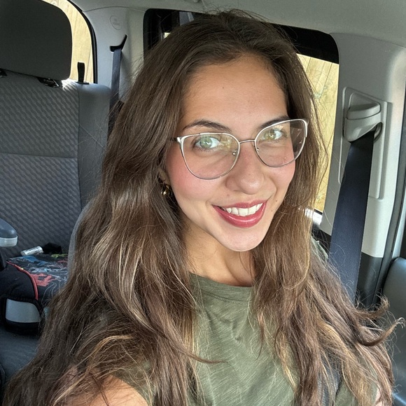 Meet your Posher - Picture 2 of 2